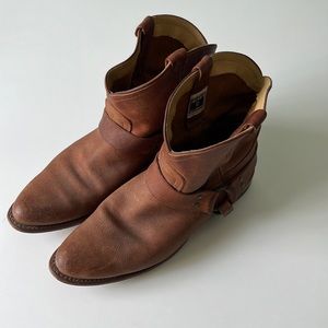 Frye Shorties Cowboy Harness Size 10